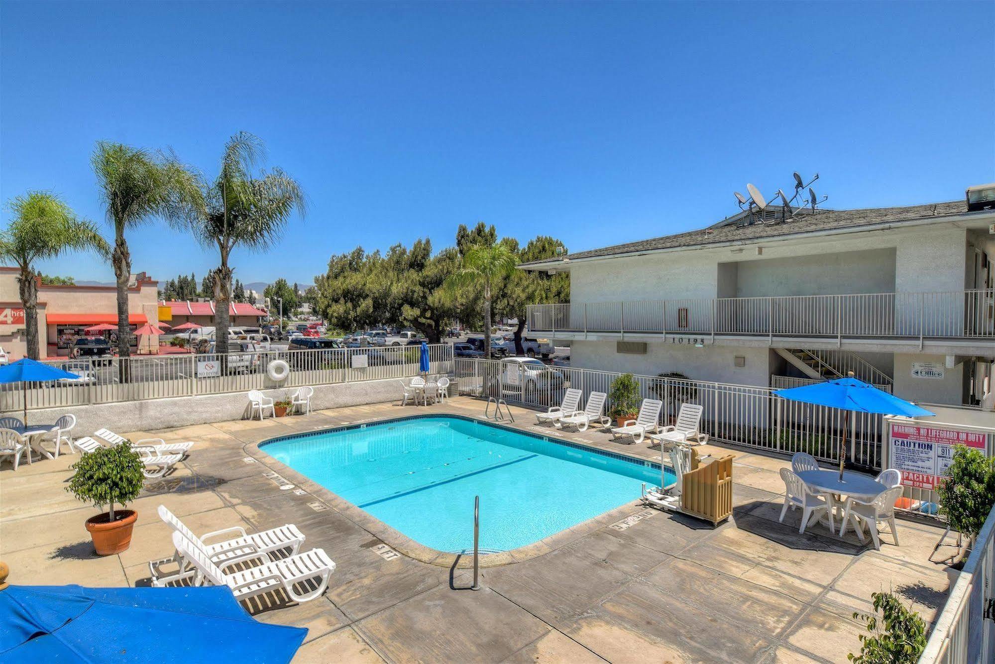 MOTEL 6-FONTANA, CA 2⋆ ::: CA, UNITED STATES ::: COMPARE HOTEL RATES